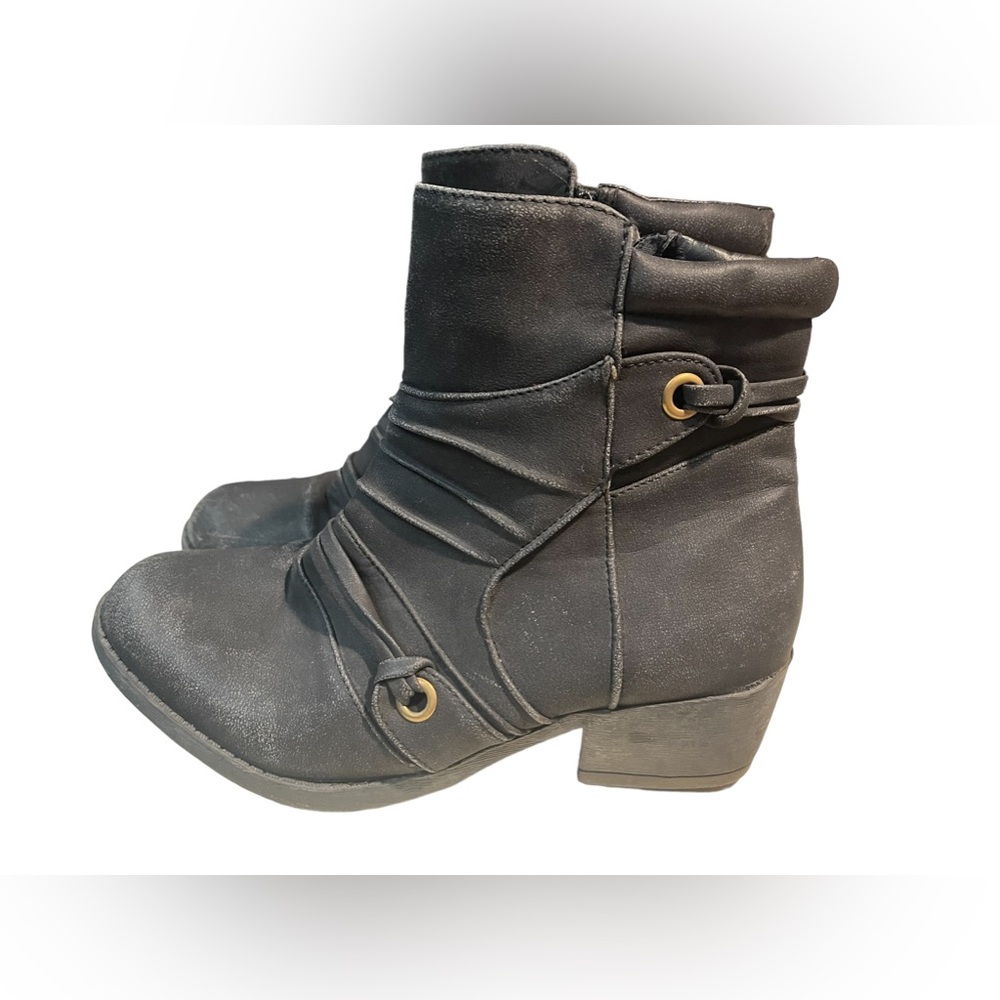 Rosegirl Black Distressed Booties‎ With Grommet & Straps Size 7.5 M